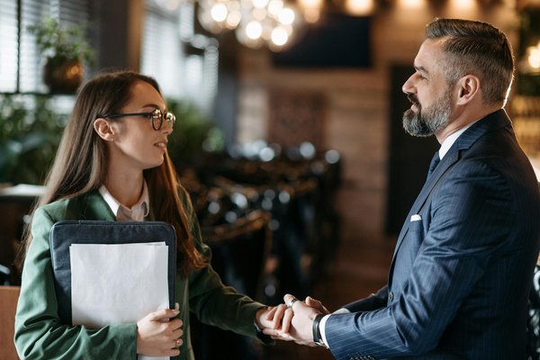 What are the benefits of adopting agile methodologies for UK project management?